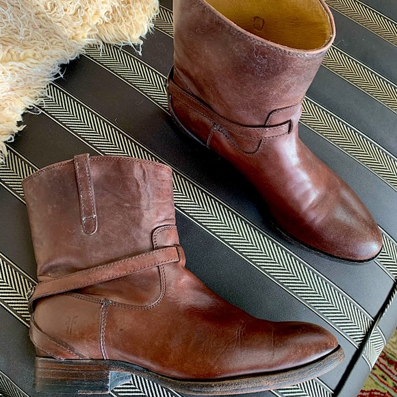 Frye Shoes - Frye Lindsey Shortboot Sz 7B
